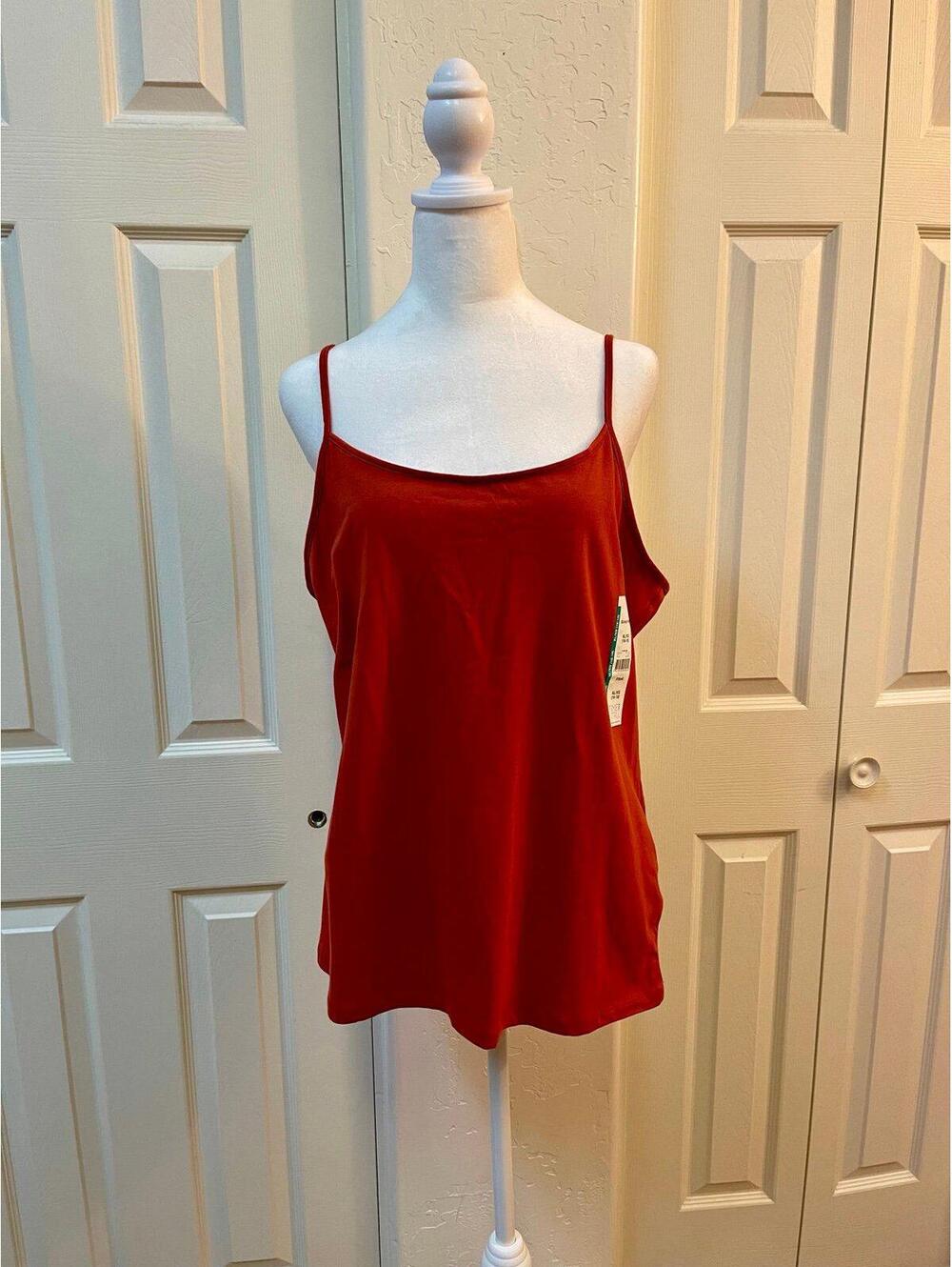 Time and Tru Scoop Neck Fitted Tank Top - XL